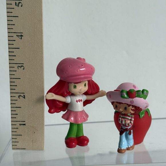 Lot of 2 Strawberry Shortcake Toys Vintage Vinyl TCFC & 2010 McDonalds Character - Picture 2 of 12